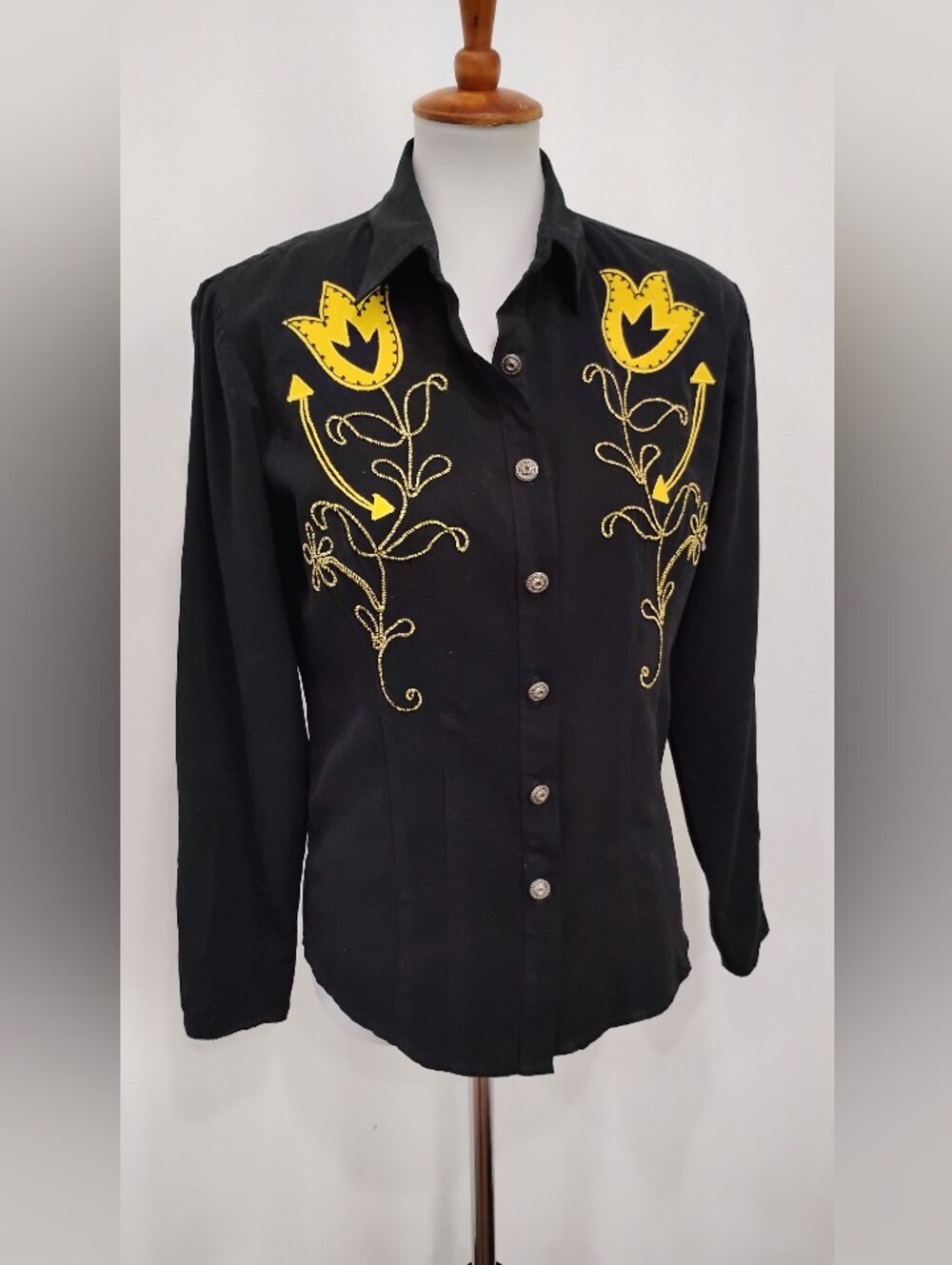 EMBROIDERED YELLOW TULIP  WESTERN BLOUSE NWT